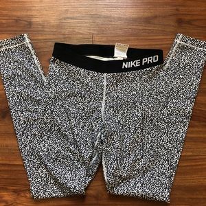 NIKE PRO Leggings